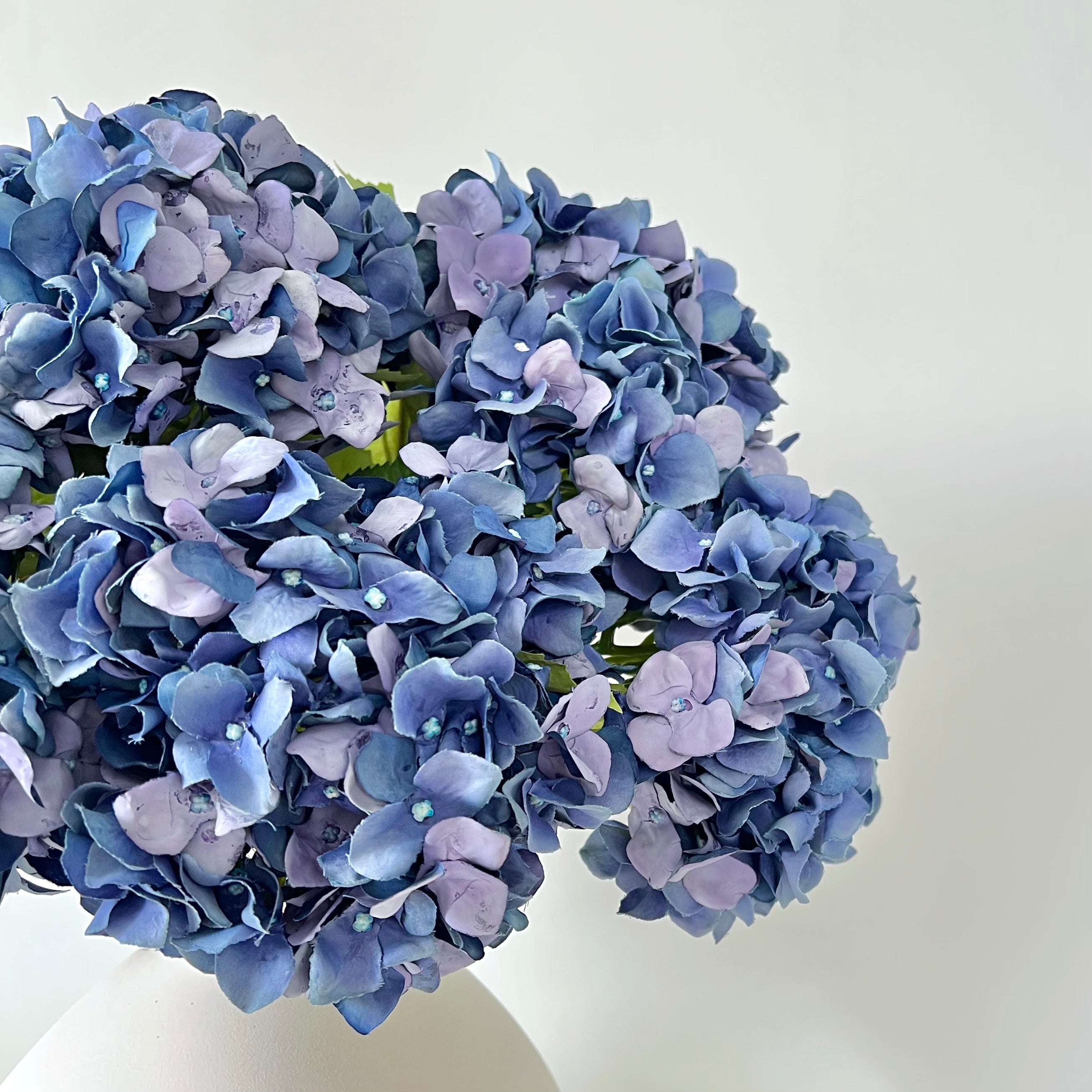 Wholesale Artificial Flowers High Quality Faux Silk Flowers for Wholesale and Trade Artificial Blue Dried Hydrangea in bulk