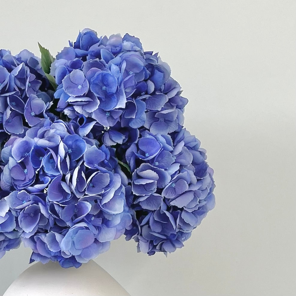 Wholesale Artificial Flowers High Quality Faux Silk Flowers for Wholesale and Trade Artificial Deep Blue Hydrangea Mophead in bulk