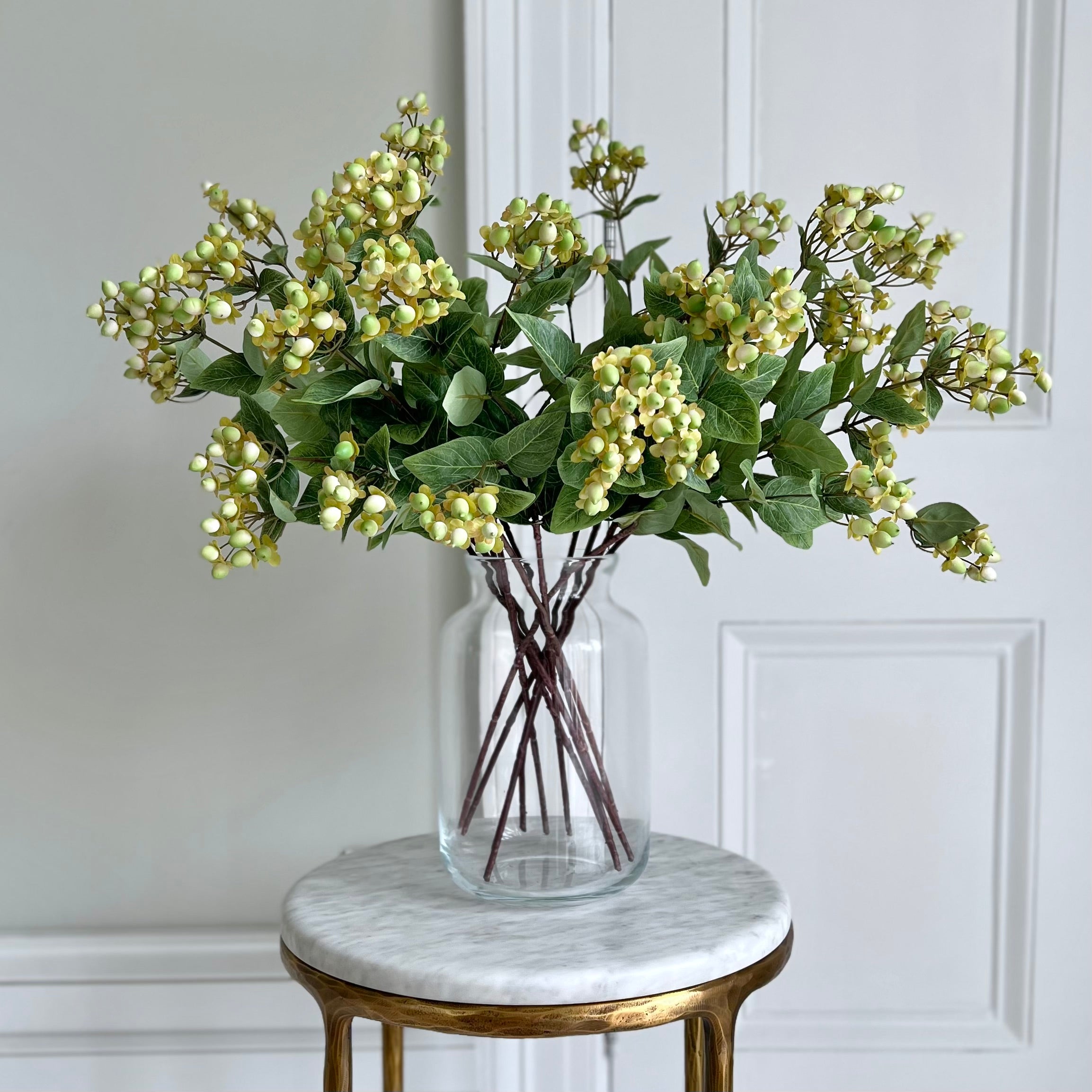 Wholesale Artificial Flowers High Quality Faux Silk Flowers for Wholesale and Trade Artificial Green Hypericum Berries in bulk