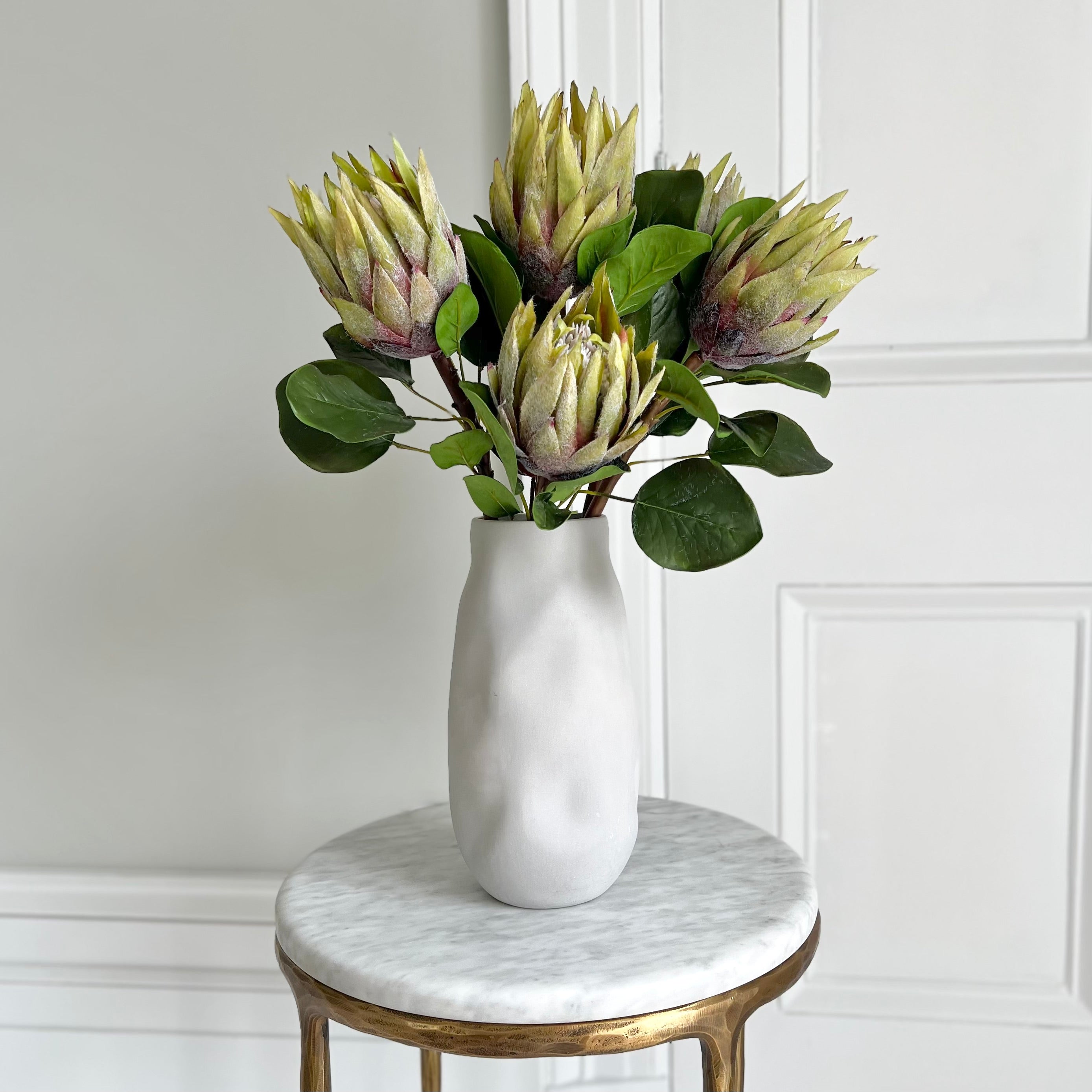 Wholesale Artificial Flowers High Quality Faux Silk Flowers for Wholesale and Trade Artificial Green King Protea in bulk