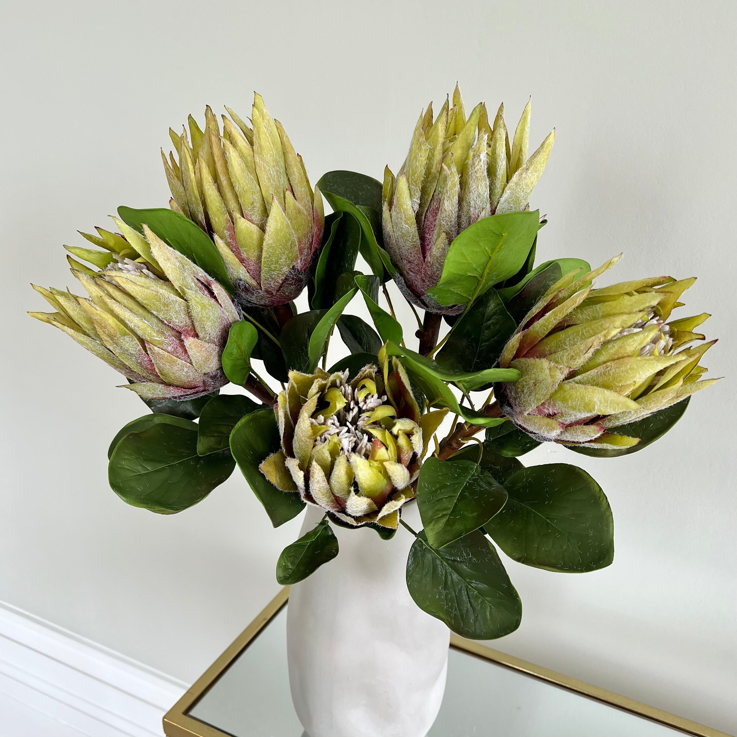 Wholesale Artificial Flowers High Quality Faux Silk Flowers for Wholesale and Trade Artificial Green King Protea in bulk