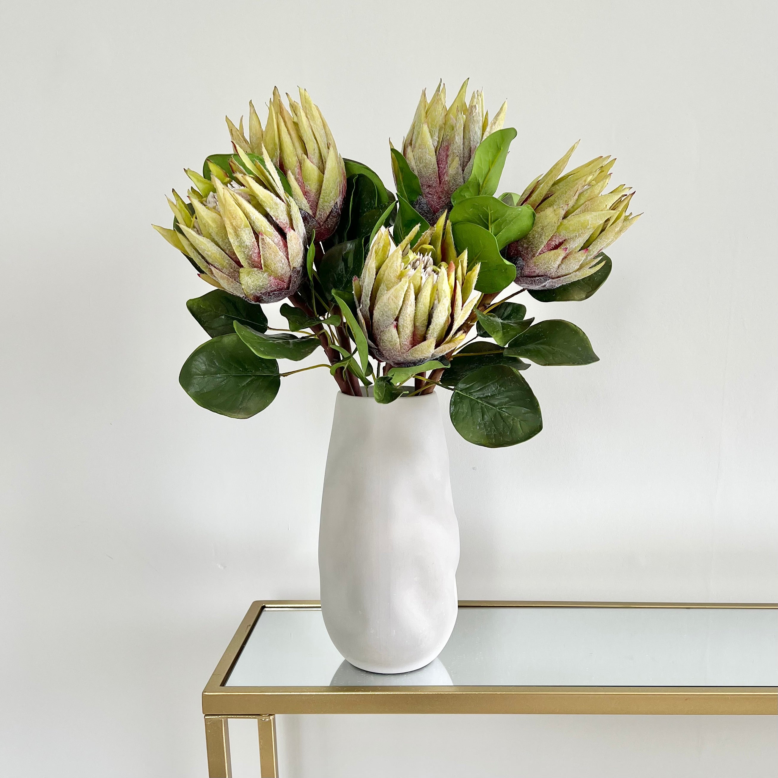Wholesale Artificial Flowers High Quality Faux Silk Flowers for Wholesale and Trade Artificial Green King Protea in bulk