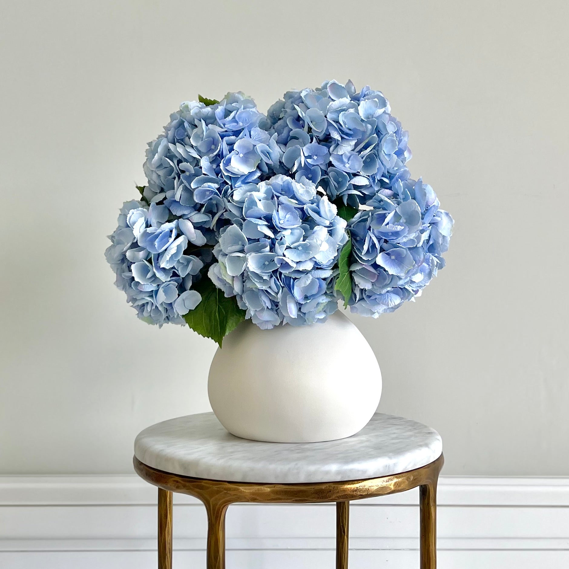 Wholesale Artificial Flowers High Quality Faux Silk Flowers for Wholesale and Trade Artificial Pale Blue Hydrangea in bulk
