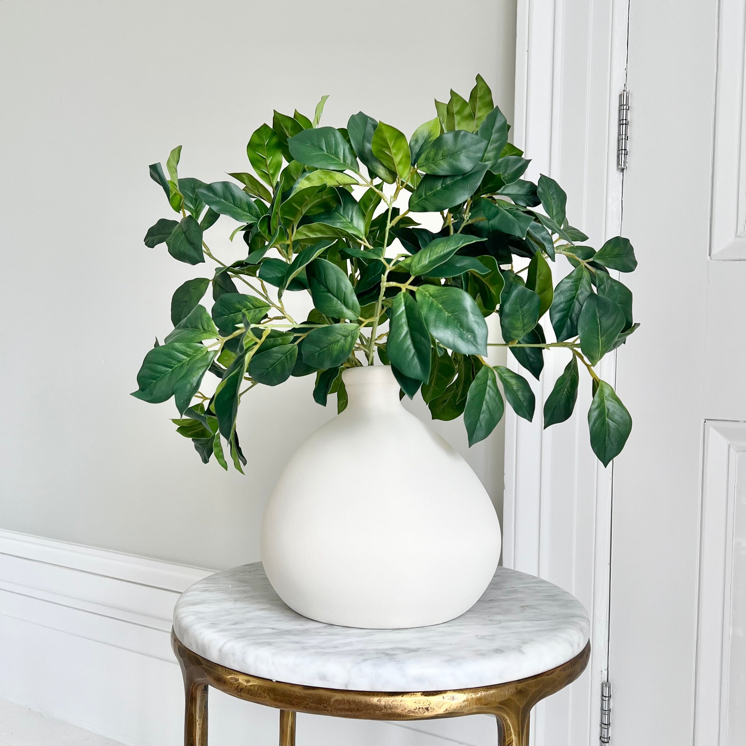 Wholesale Artificial Flowers High Quality Faux Silk Flowers for Wholesale and Trade Artificial Rich Green Foliage Leaves in bulk