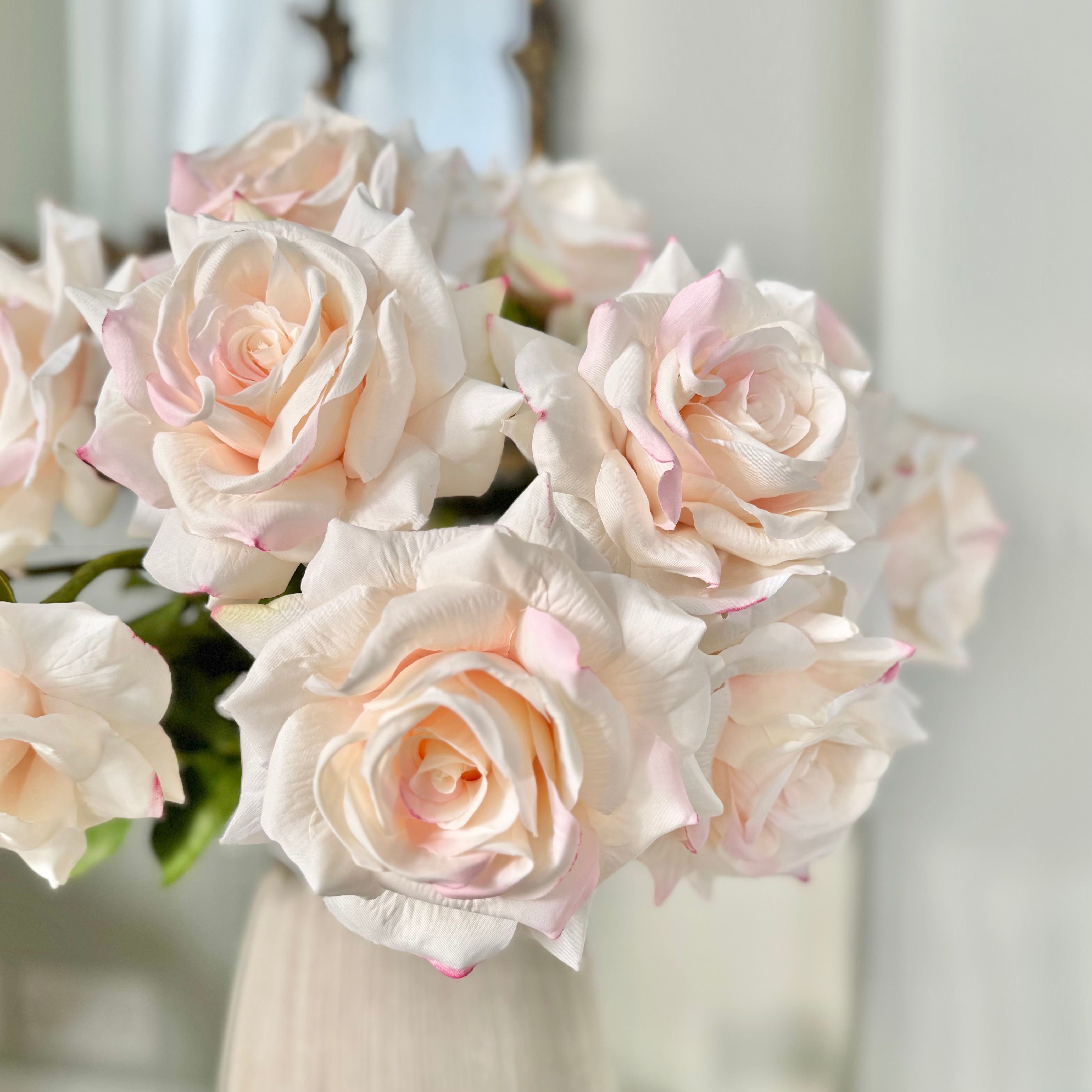 Luxury Lifelike Realistic Artificial Flowers Fabric Silk Luxury Flower Stem Silk Flower Arrangement Pale Pink Tea Rose with Foliage in Bibury Vase Buy Online from The Faux Flower Company UK Trade Wholesale Bulk Buy Discounts ABY5155LPK