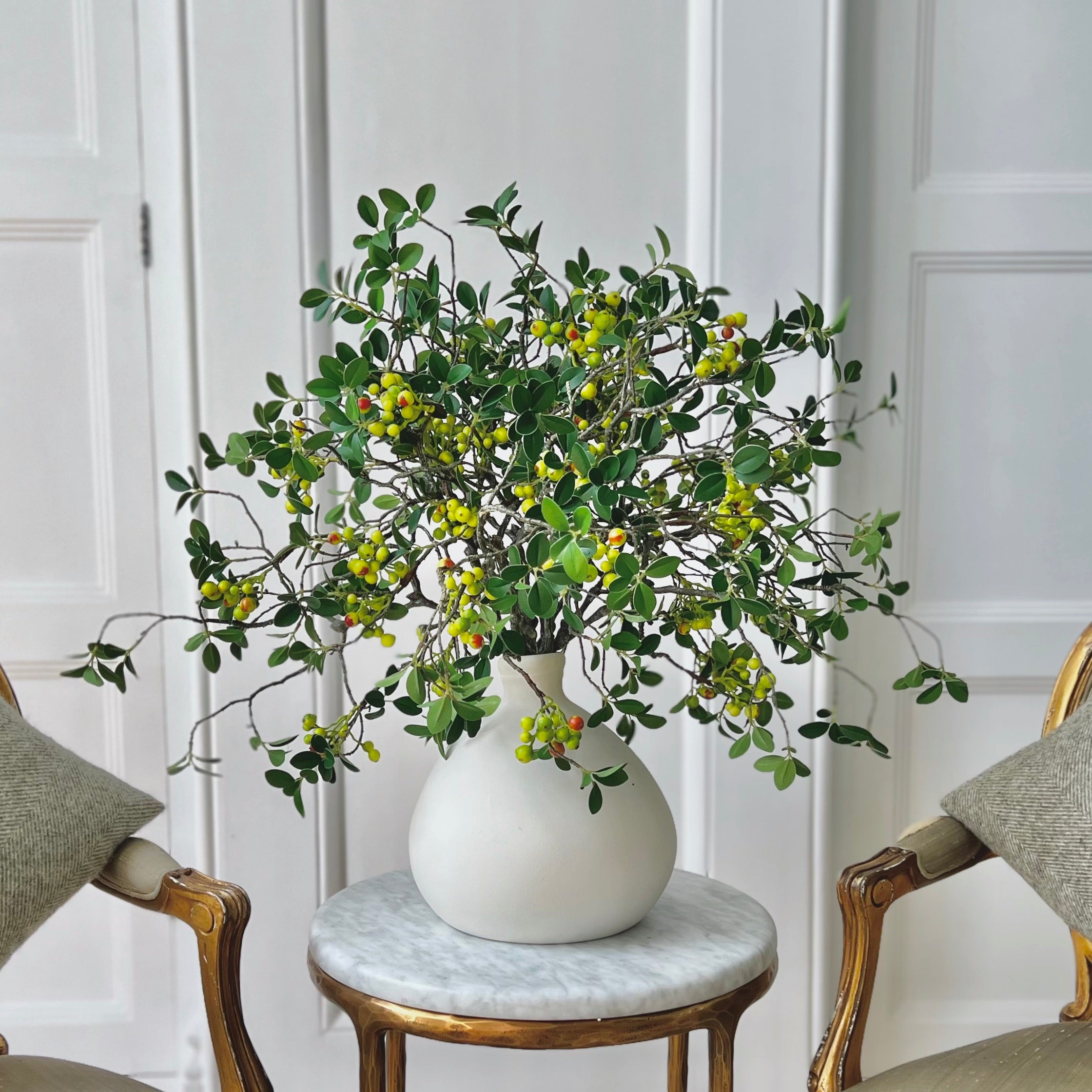Wholesale Artificial Flowers High Quality Faux Silk Flowers for Wholesale and Trade Artificial Green Berry Spray in bulk