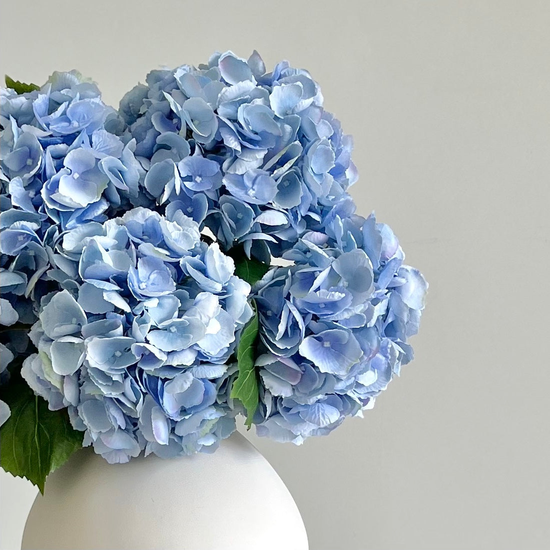 Wholesale Artificial Flowers High Quality Faux Silk Flowers for Wholesale and Trade Artificial Pale Blue Hydrangea in bulk