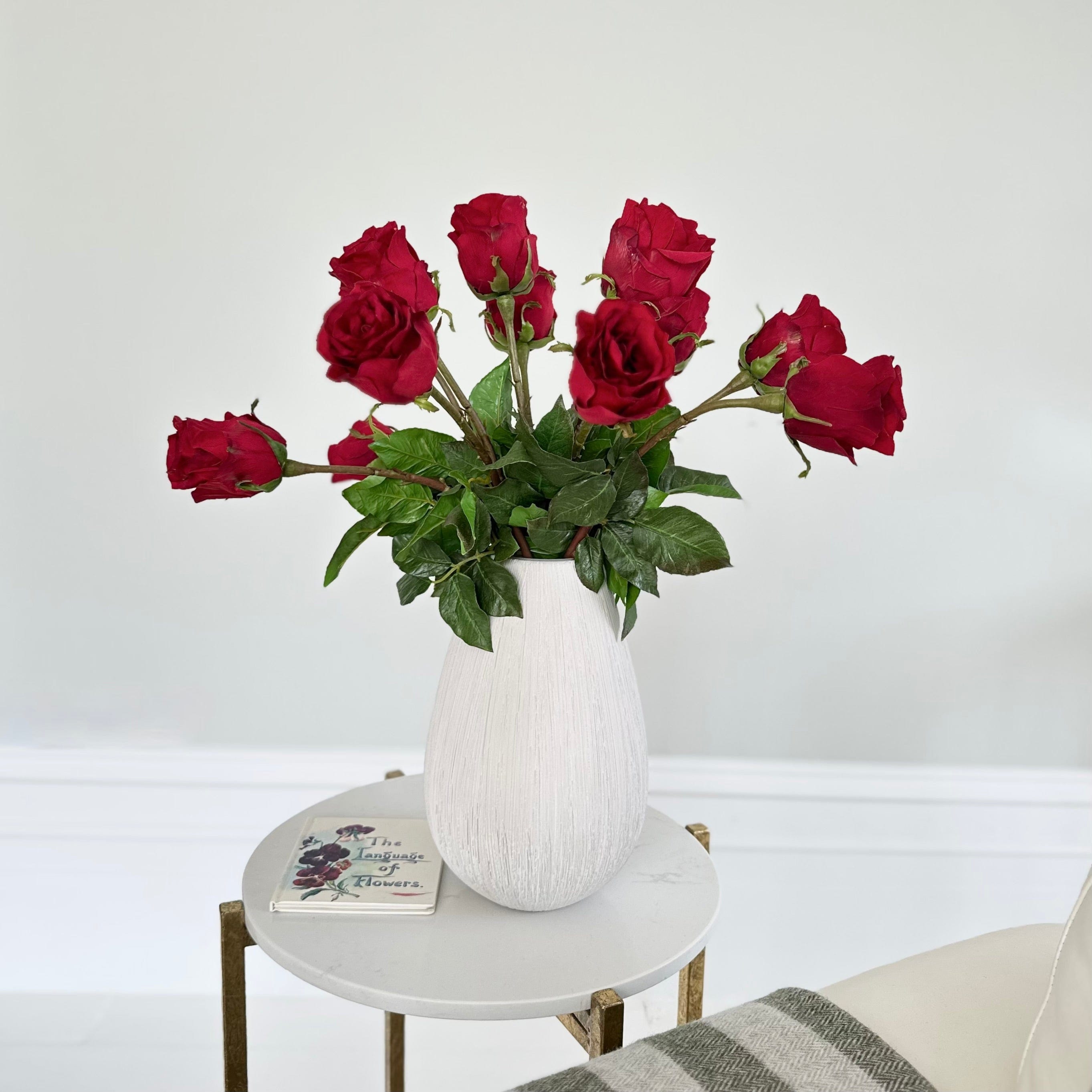 Wholesale Artificial Flowers High Quality Faux Silk Flowers for Wholesale and Trade Artificial Red Rose Bud in bulk