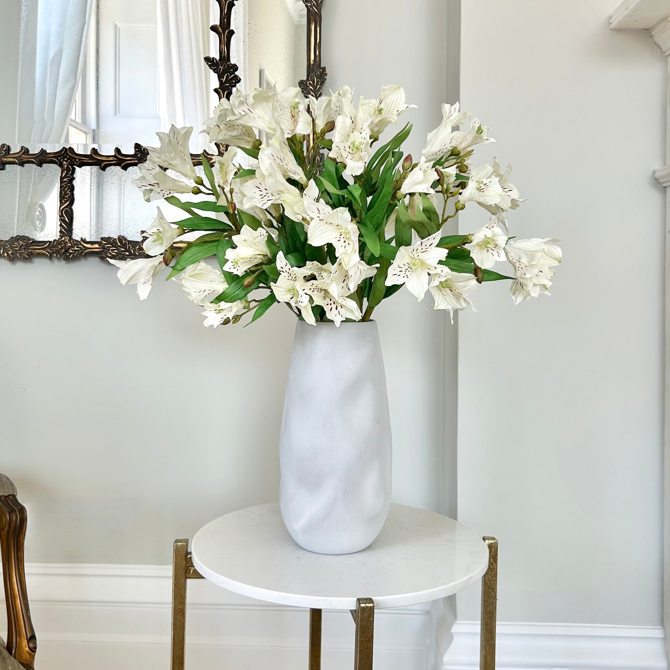 Wholesale Artificial Flowers High Quality Faux Silk Flowers for Wholesale and Trade Artificial Small White Lily in bulk