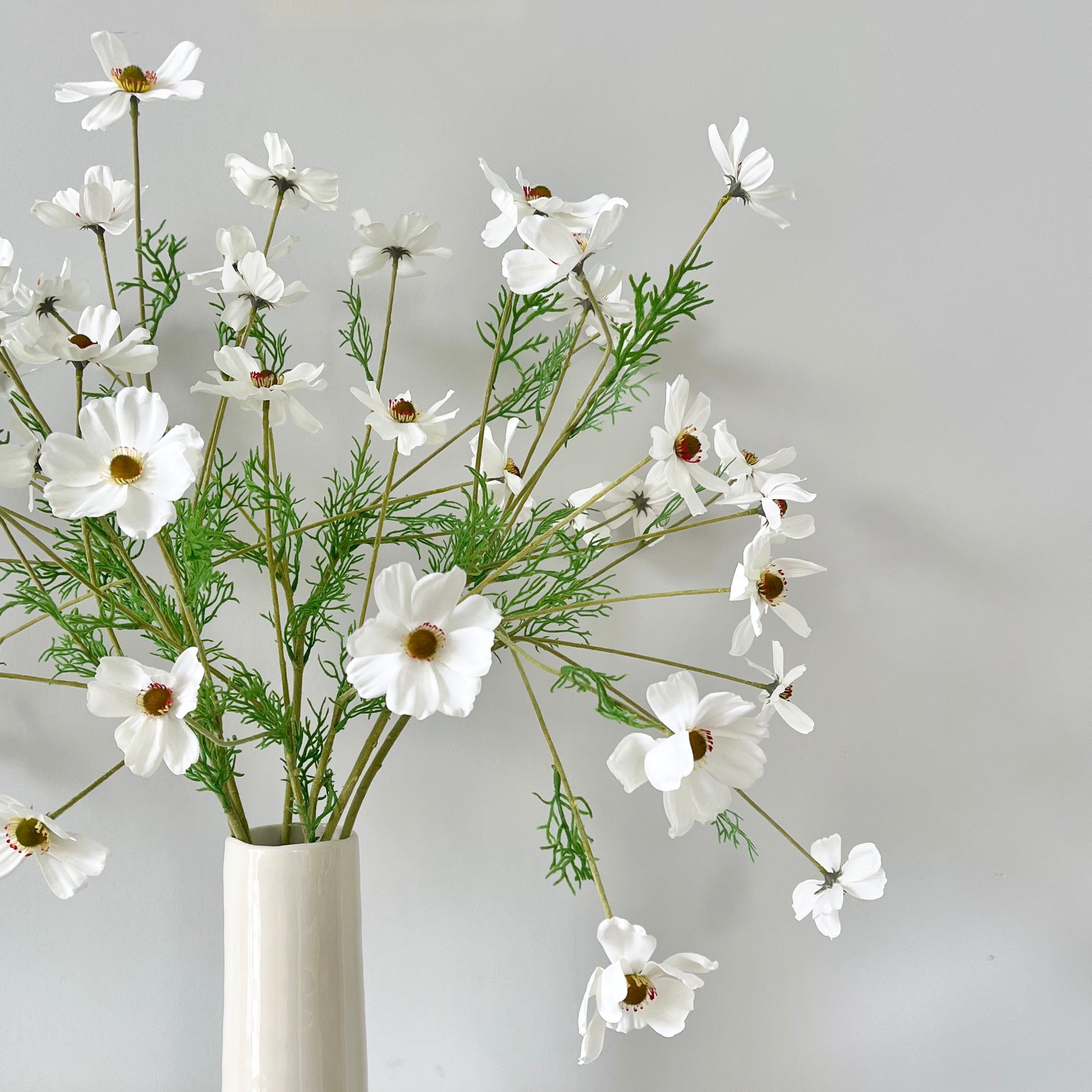Wholesale Artificial Flowers High Quality Faux Silk Flowers for Wholesale and Trade Artificial White Cosmos in bulk