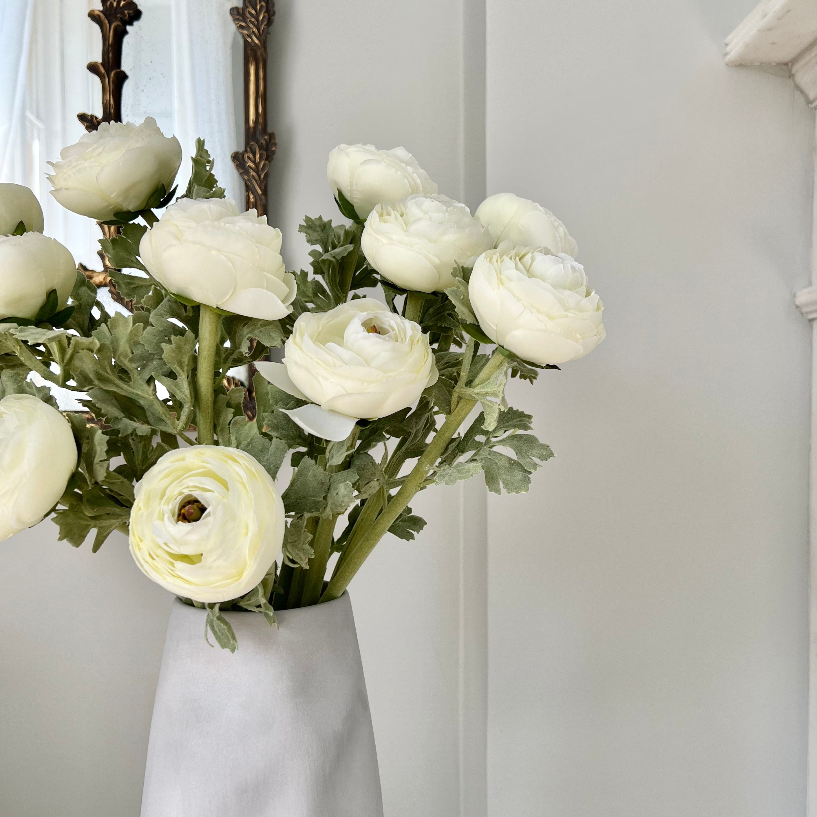 Wholesale Artificial Flowers High Quality Faux Silk Flowers for Wholesale and Trade Artificial White Ranunculus in bulk ABX5087WH